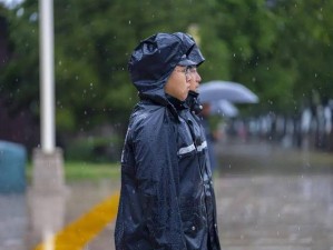 外勤途中突然下大雨_外勤途中遇暴雨，如何应对保安全？